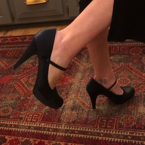Nine West satin platform Mary Jane heels navy 7.5